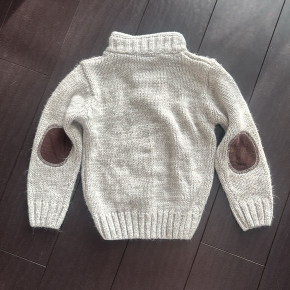 Little Lad beige Henley sweater with elbow pads size 3T EUC - Picture 3 of 3
